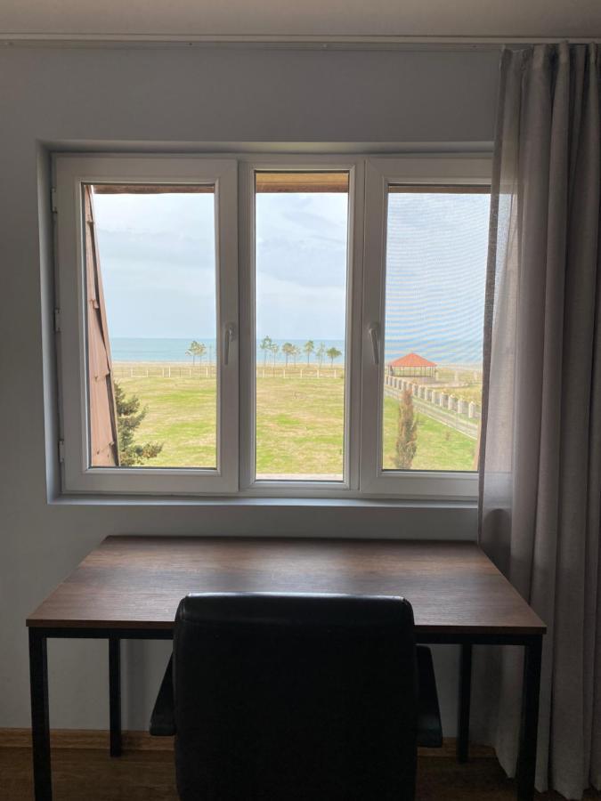 Дом На Пляже Black Sea House Kobuleti Bagian luar foto